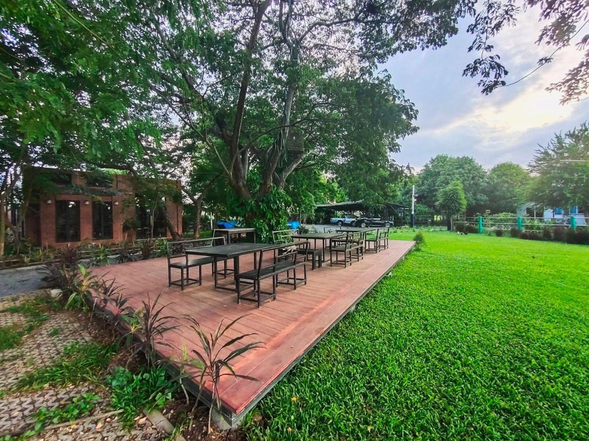 Baan Tonjaeng Resort Chainat Bagian luar foto