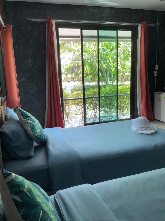 Baan Tonjaeng Resort Chainat Bagian luar foto