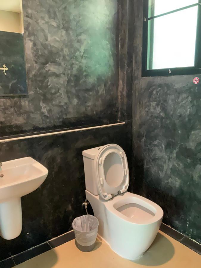 Baan Tonjaeng Resort Chainat Bagian luar foto