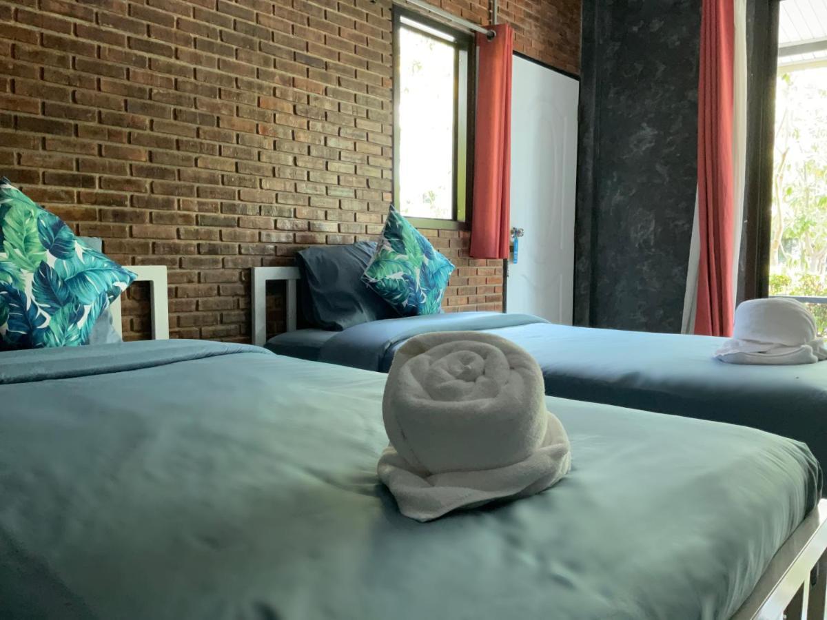 Baan Tonjaeng Resort Chainat Bagian luar foto
